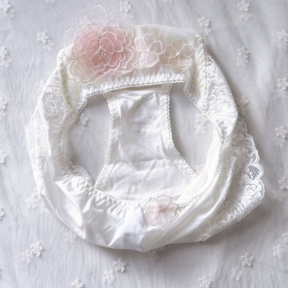 US-32C Japanese 3D Sakura Layers Floral Embroidered Bra & Panty Set Cute Pink - Picture 14 of 15